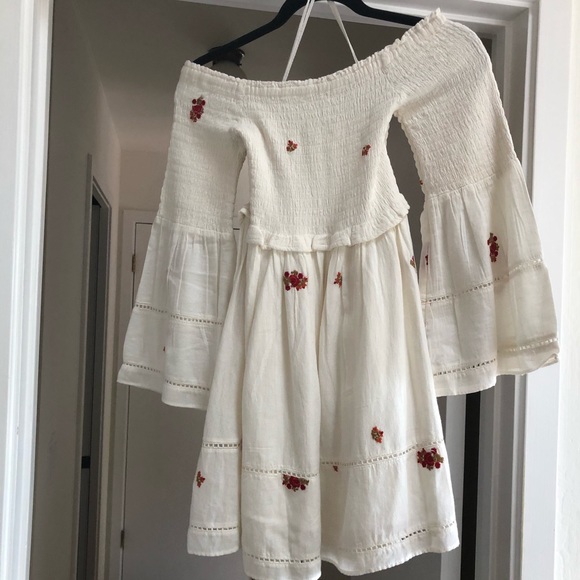 Free People Dresses & Skirts - NWOT Free people off shoulder dress.